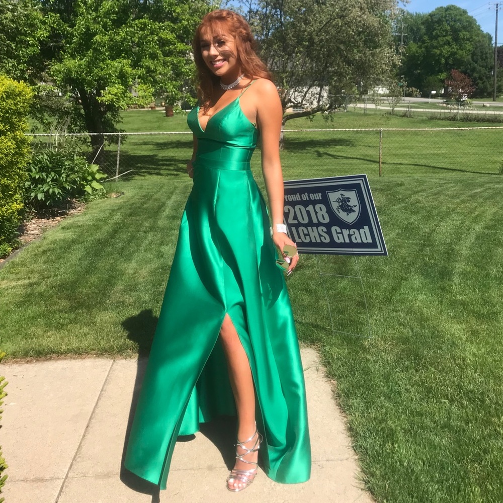 BEAUTIFUL PROM DRESS